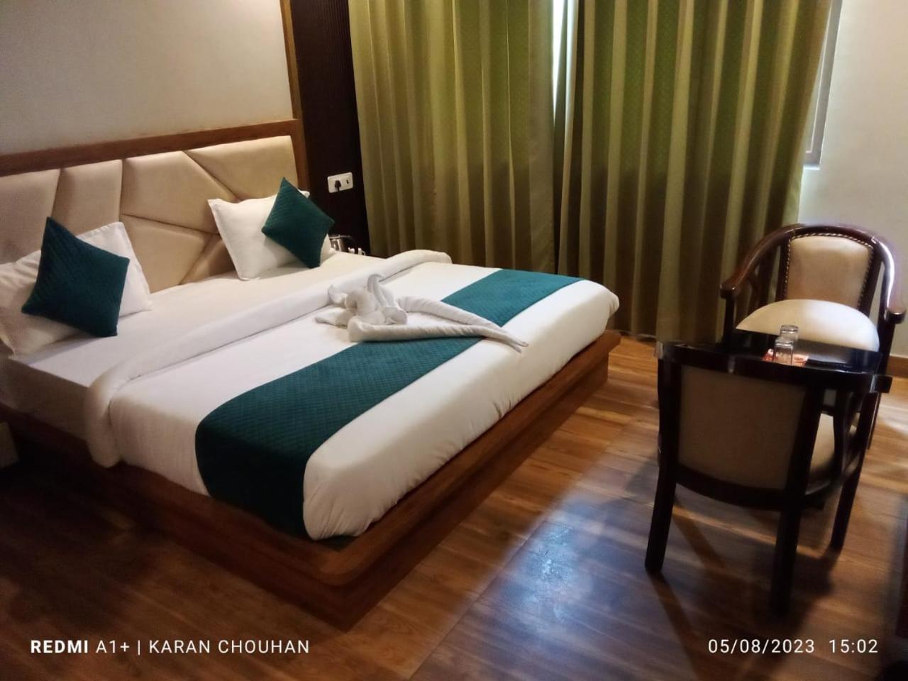 Hotel Hostel Vimal Ganga Rishikesh Exterior photo